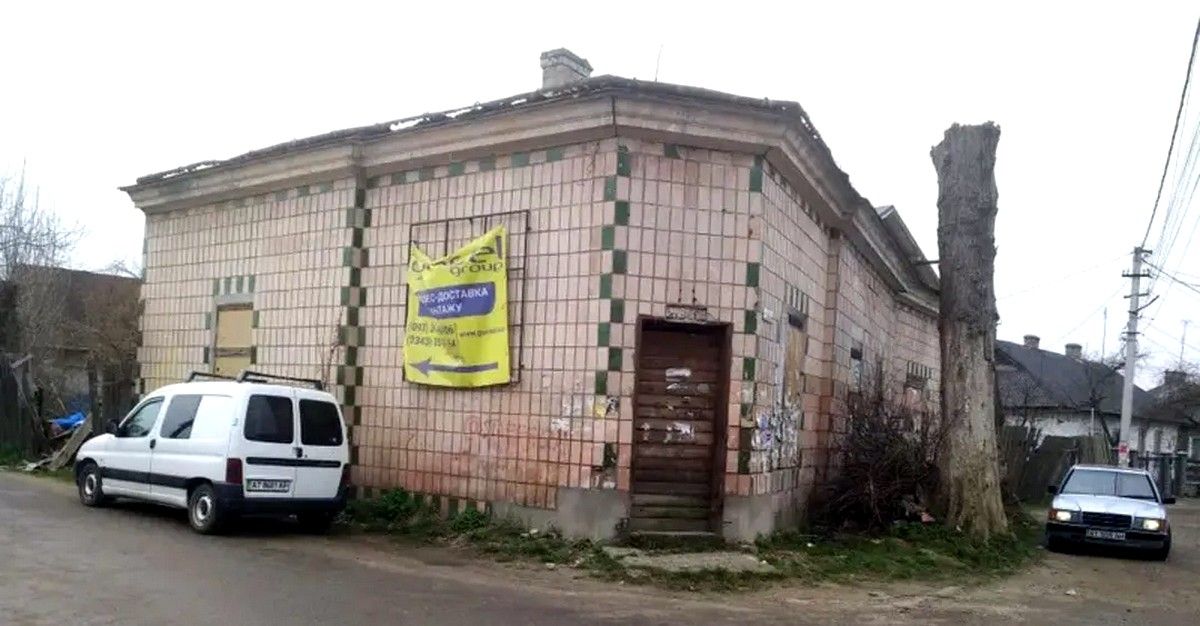 У Коломиї підприємець взяв в оренду будинок за 100 грн 1