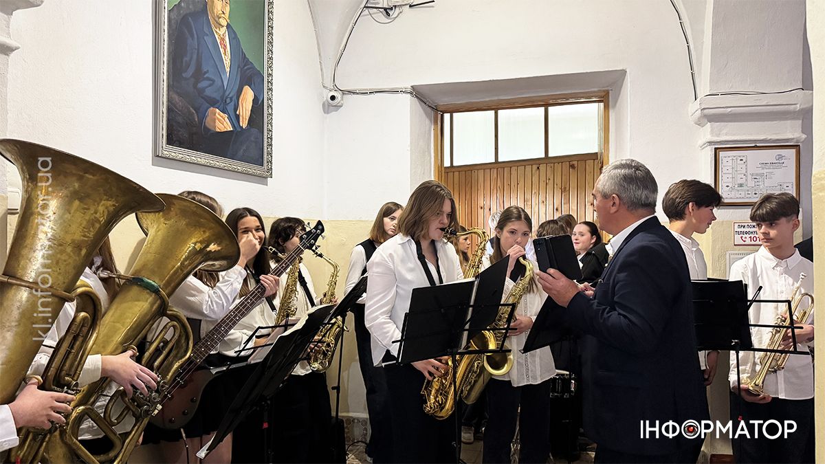 У Коломийській гімназії ім.Грушевського відкрили меморіали в пам'ять про трьох випускників 4