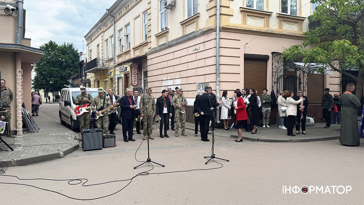 В пам'ять про усіх захисників: у Коломиї відслужили панахиду до Дня Героїв 12