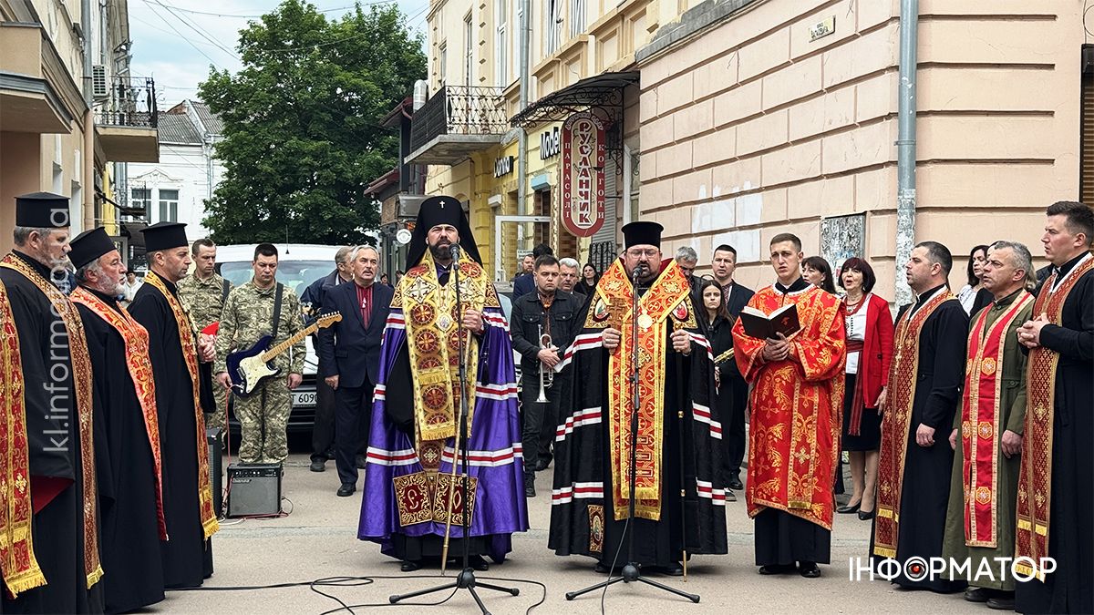 В пам'ять про усіх захисників: у Коломиї відслужили панахиду до Дня Героїв 7
