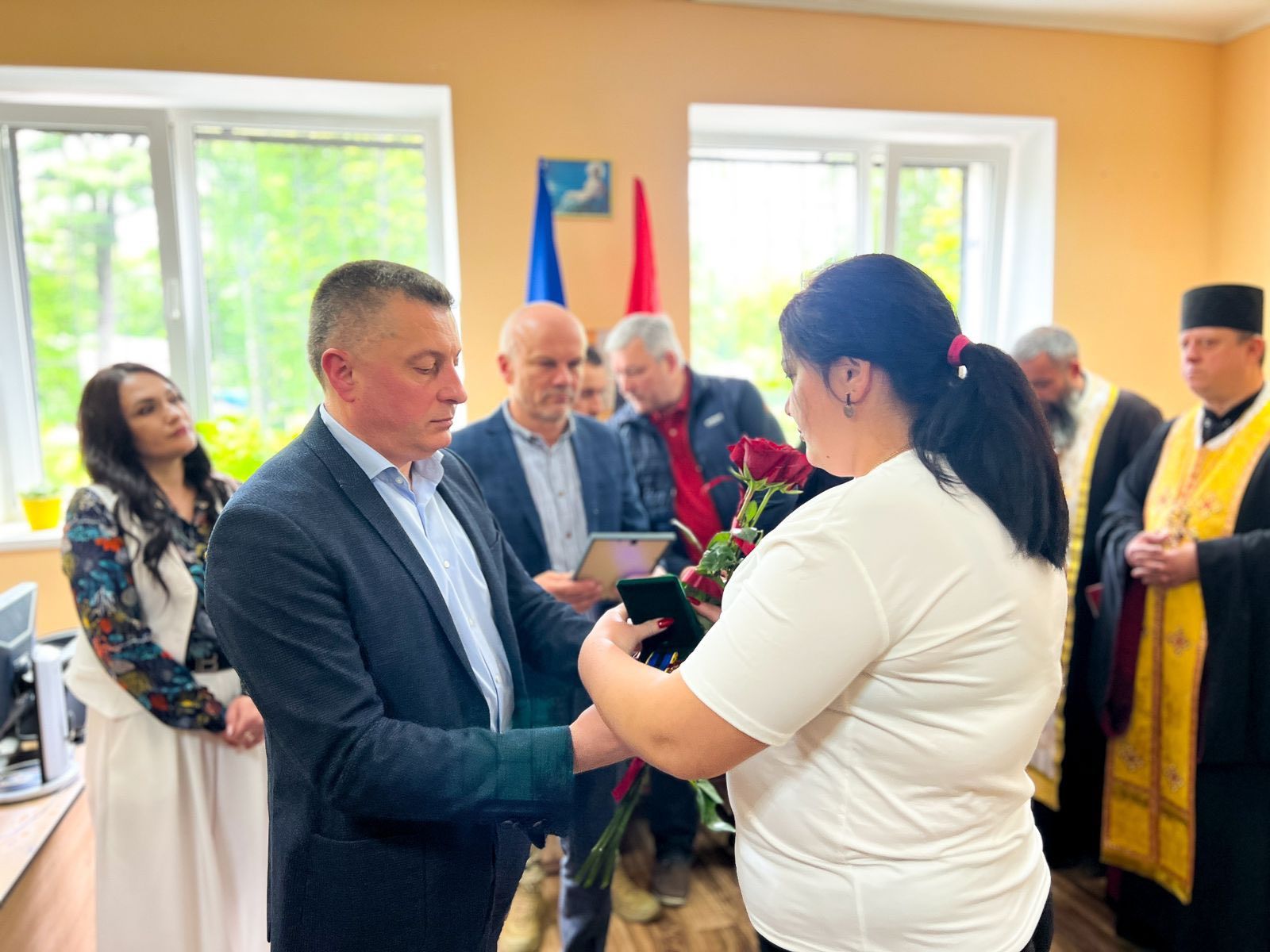 У Надвірній державними нагородами посмертно відзначили трьох Героїв 1