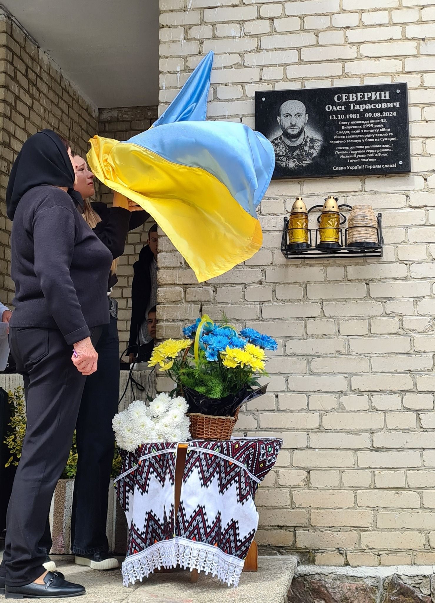 У Снятині відкрили меморіал полеглому Герою Олегу Северину 1