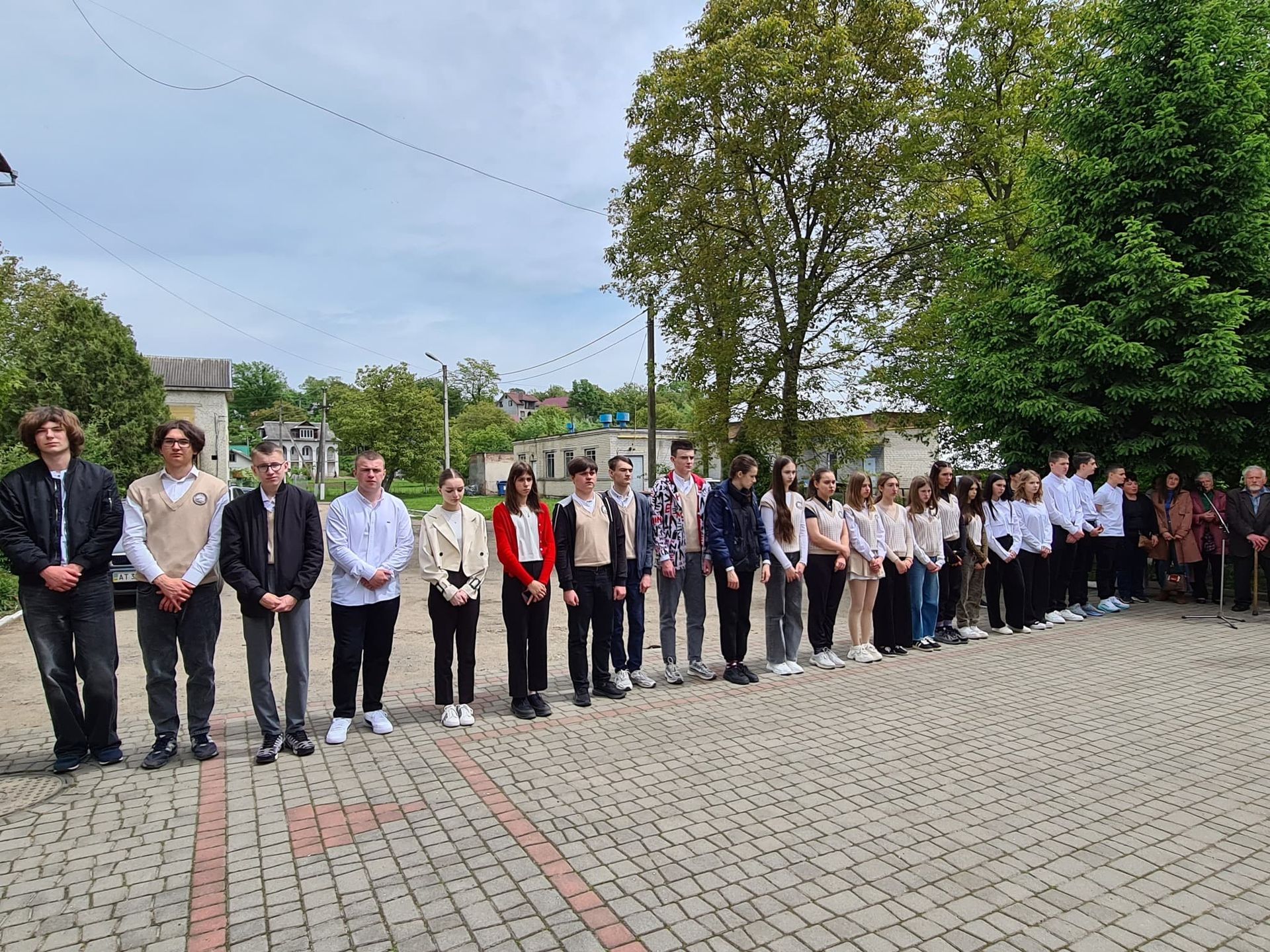 У Снятині відкрили меморіал полеглому Герою Олегу Северину 3