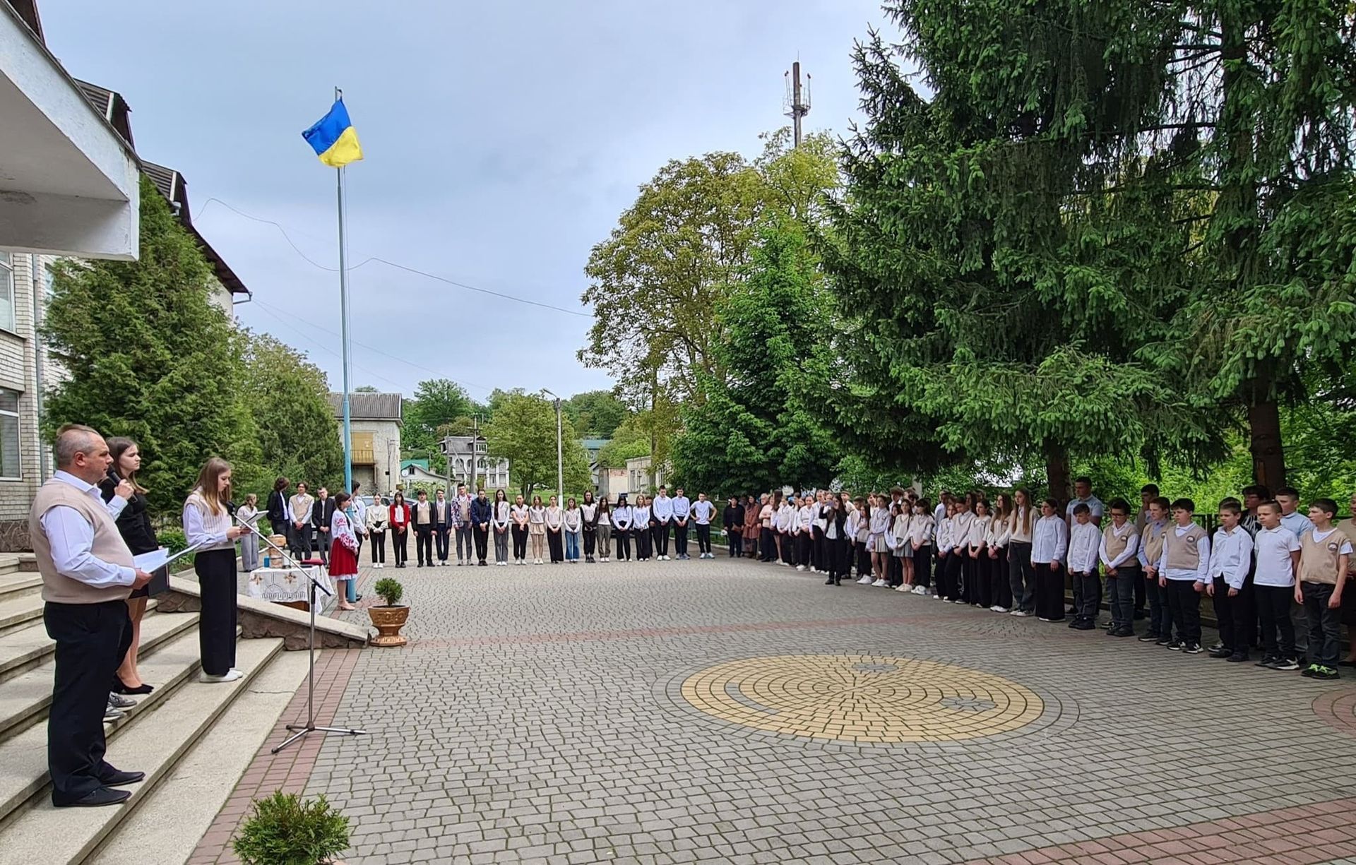 У Снятині відкрили меморіал полеглому Герою Олегу Северину 6