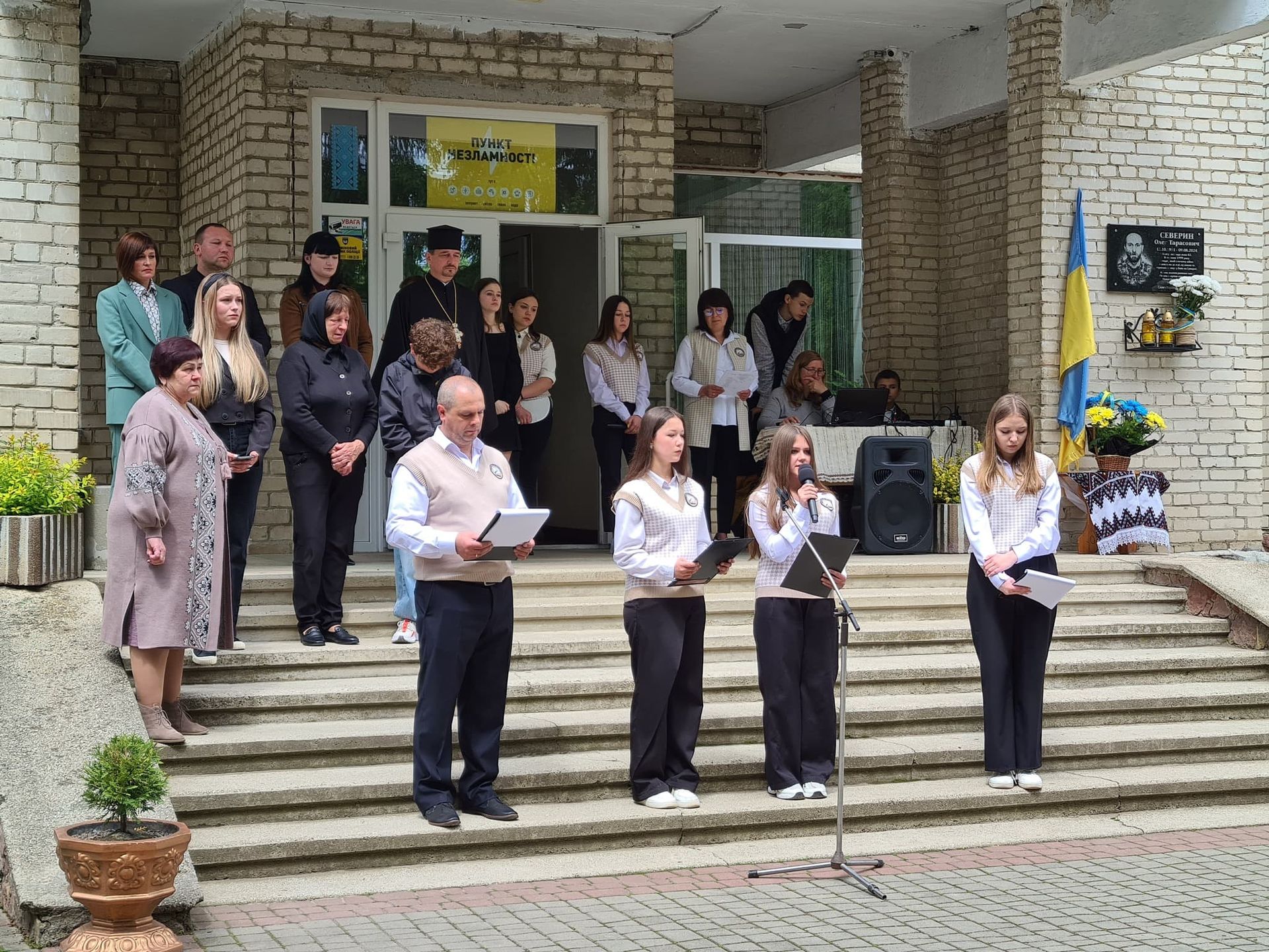 У Снятині відкрили меморіал полеглому Герою Олегу Северину 7