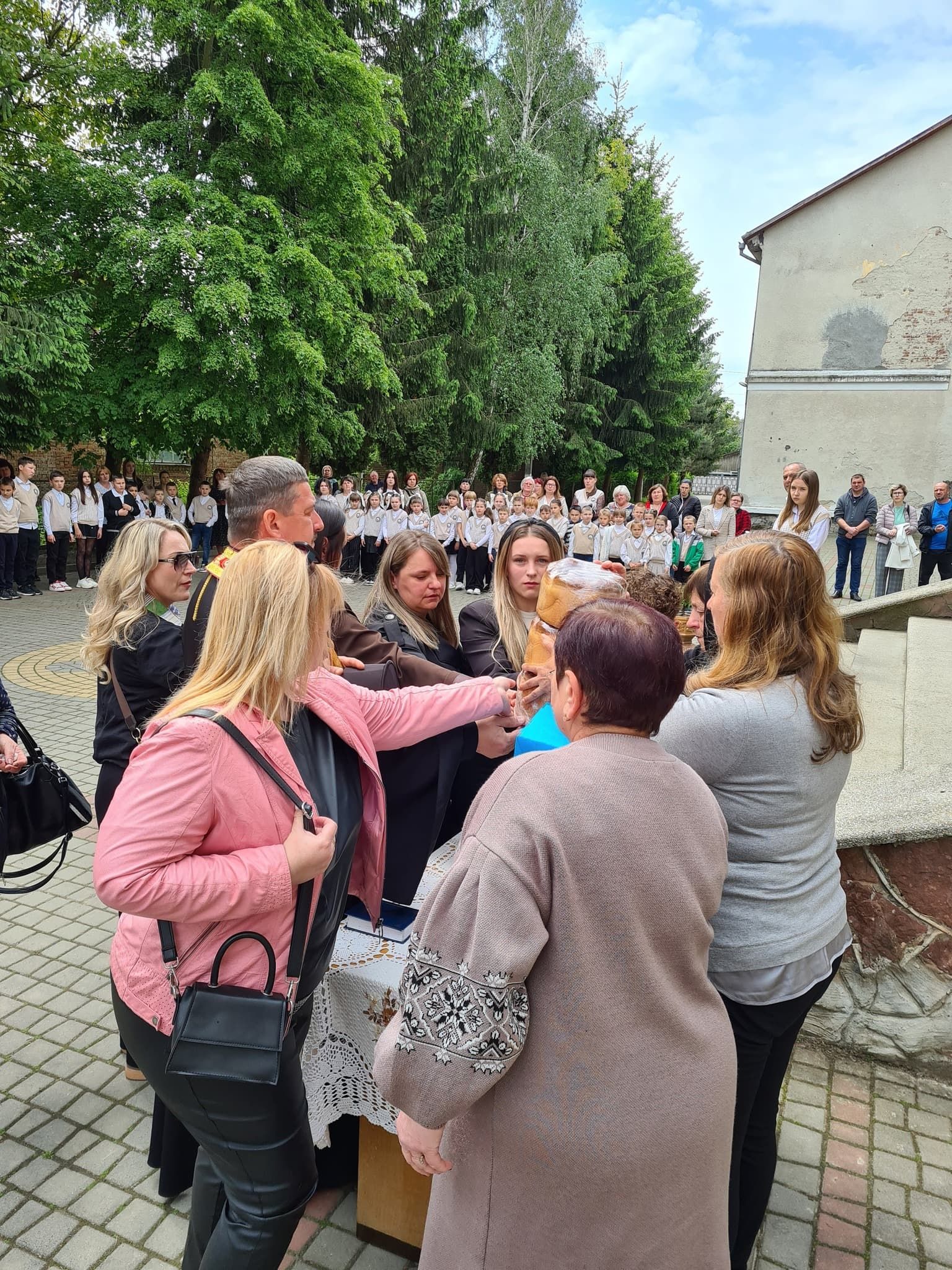 У Снятині відкрили меморіал полеглому Герою Олегу Северину 8