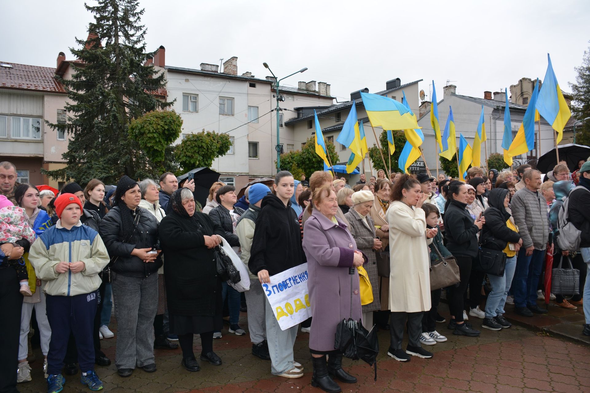 У Надвірній зустріли звільненого з полону воїна Володимира Алєксєєва 9