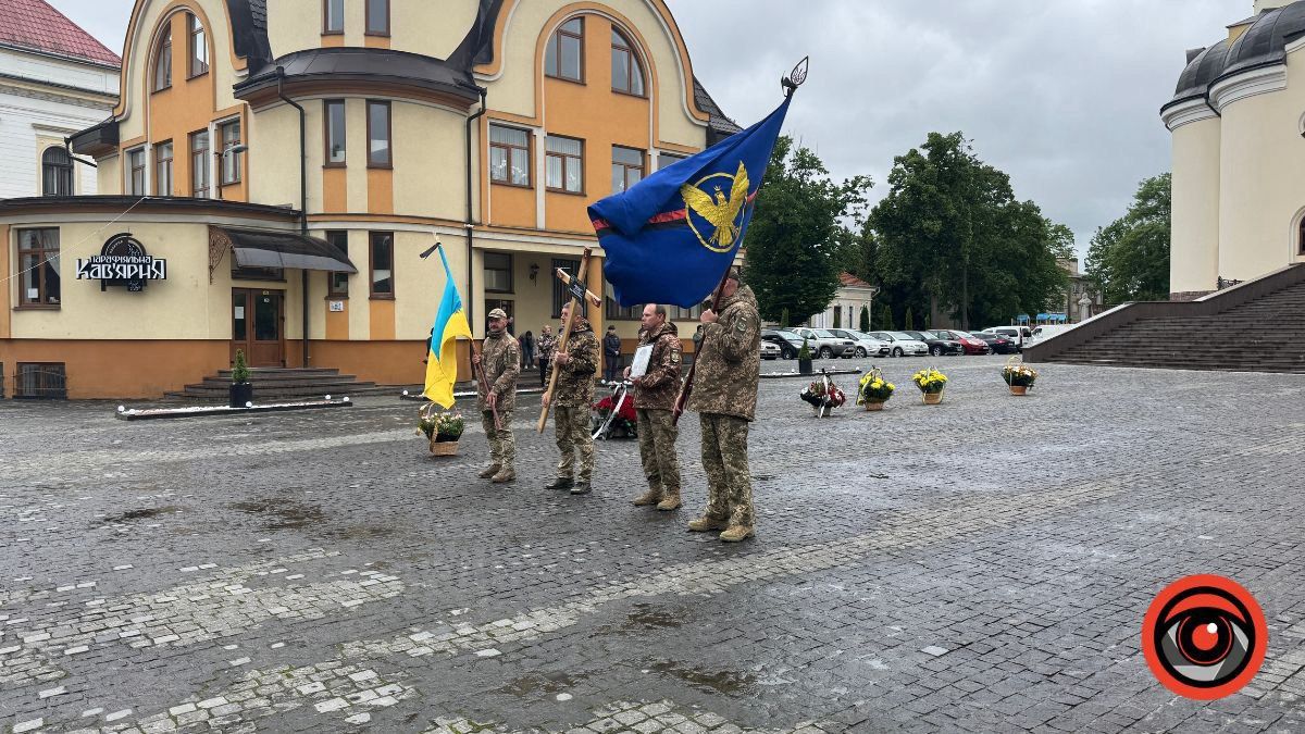 В останню дорогу коломияни провели воїна Віктора Абайдулліна 1