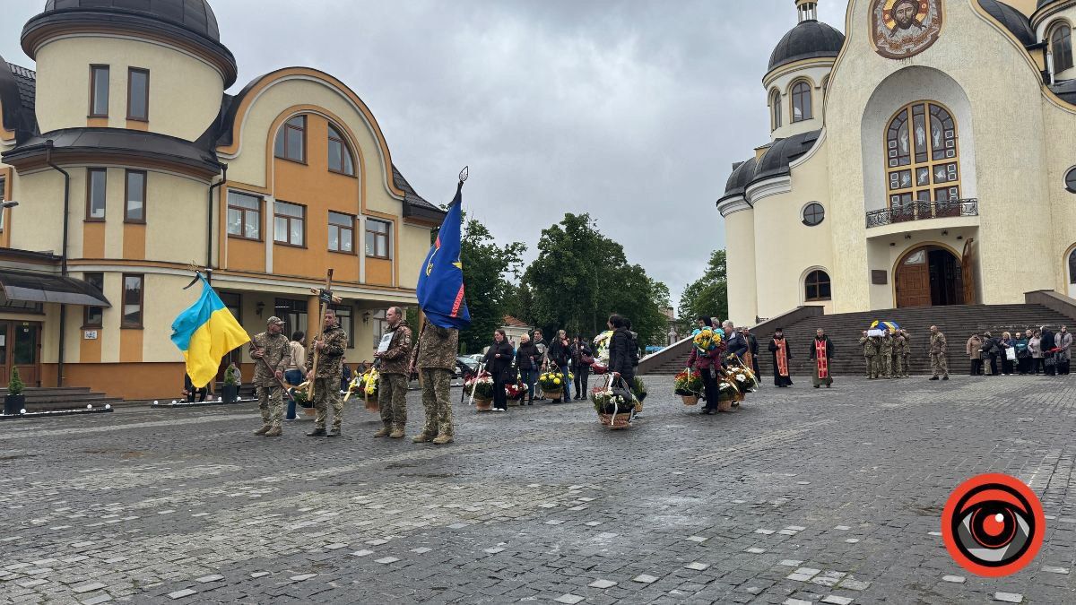 В останню дорогу коломияни провели воїна Віктора Абайдулліна 2