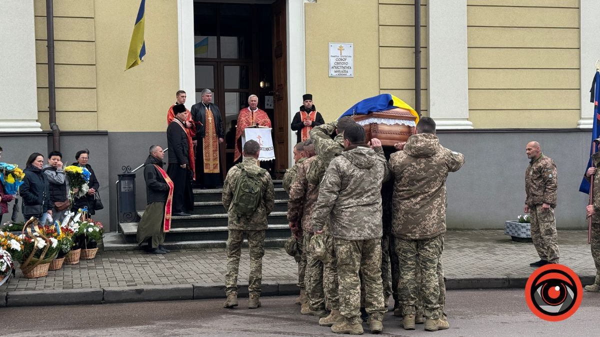 В останню дорогу коломияни провели воїна Віктора Абайдулліна 11