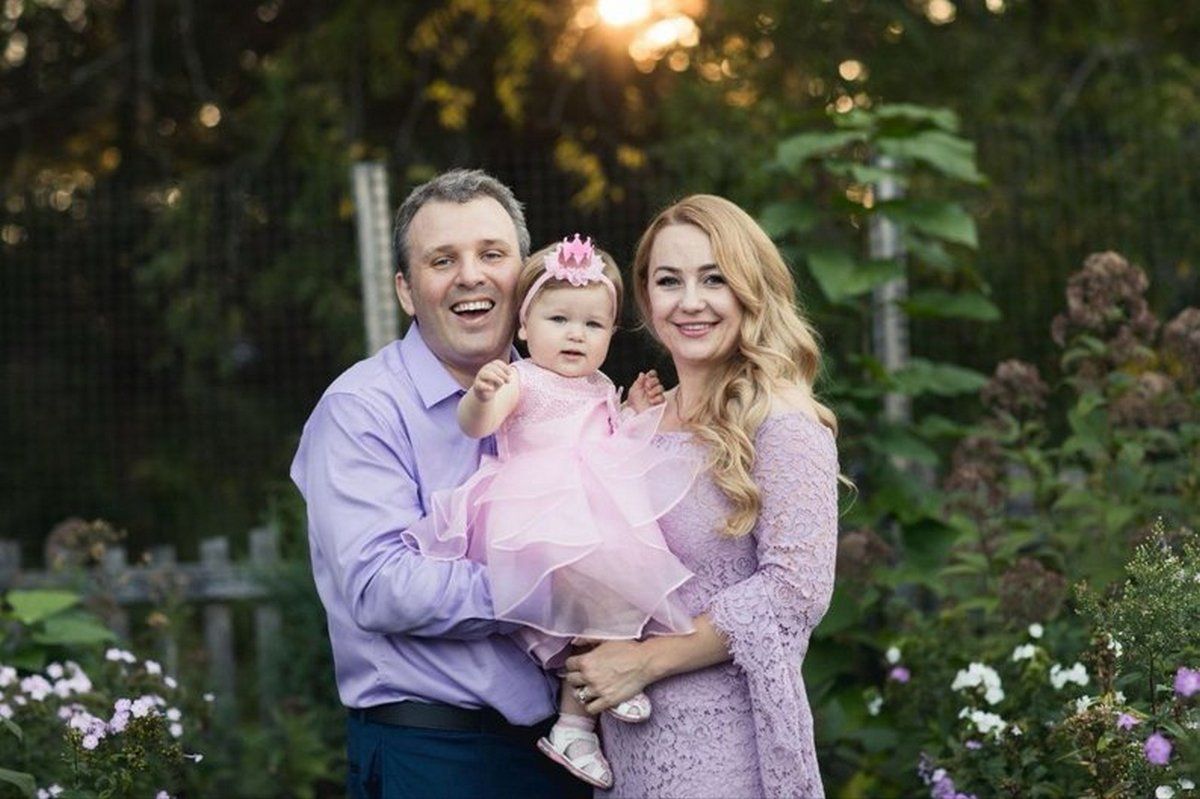 Михайло Яворський з дружиною Оксаною та донечкою Соломією. Фото матері Марії Яворської