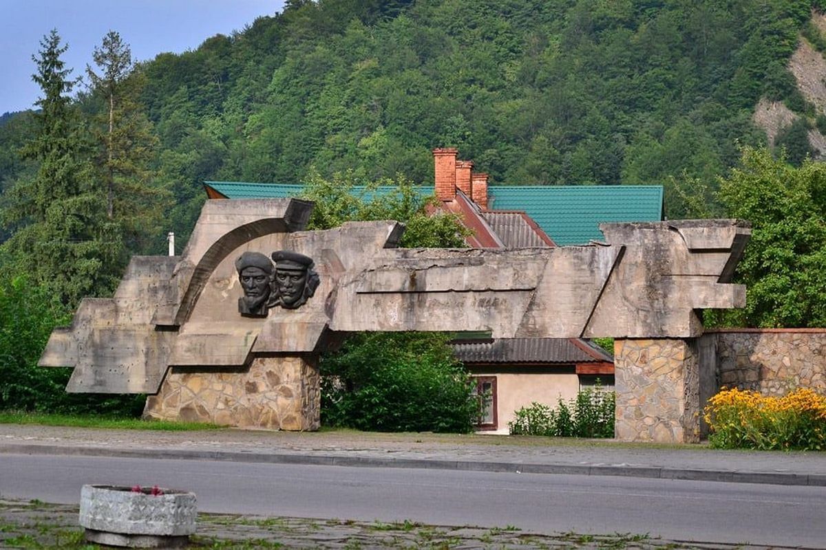 Меморіал загиблим Героям у Яремче спорудять прямо напроти пам'ятника радянському солдату 2