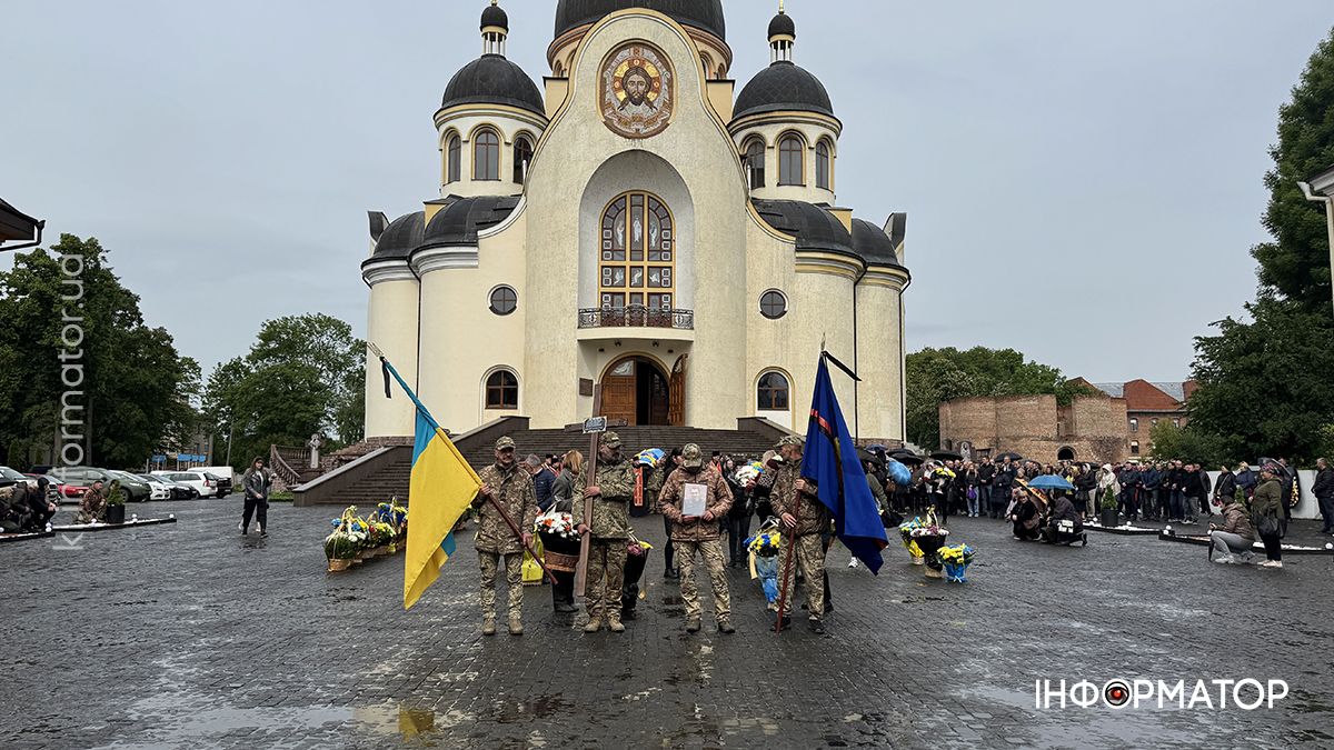 Пройшов пекло війни на різних напрямках: у Коломиї попрощалися з воїном Олександром Григорцівим 2