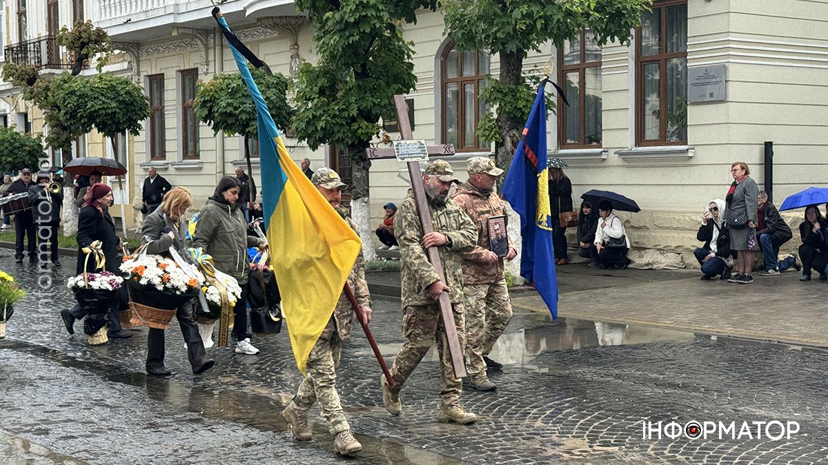 Пройшов пекло війни на різних напрямках: у Коломиї попрощалися з воїном Олександром Григорцівим 6