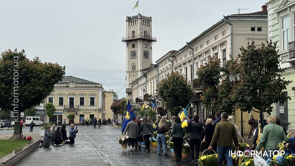 Пройшов пекло війни на різних напрямках: у Коломиї попрощалися з воїном Олександром Григорцівим 18