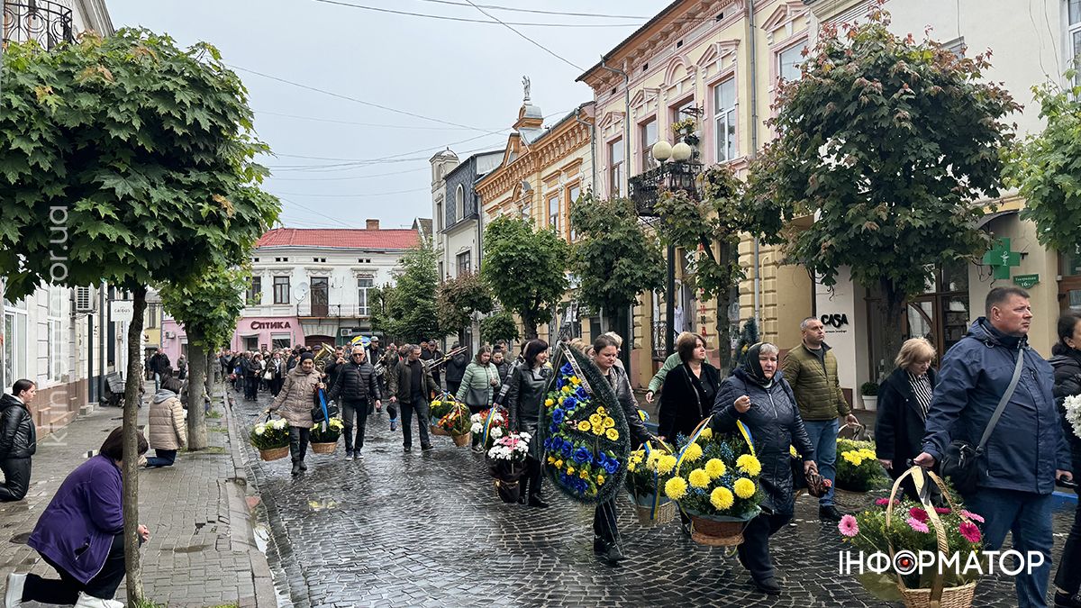 Пройшов пекло війни на різних напрямках: у Коломиї попрощалися з воїном Олександром Григорцівим 14