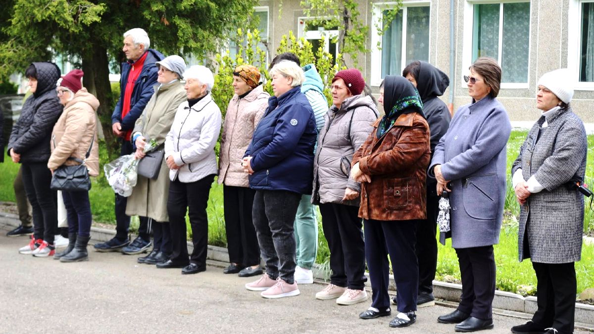 У Раківчику освятили меморіальну дошку воїну Олегу Дутчаку 3
