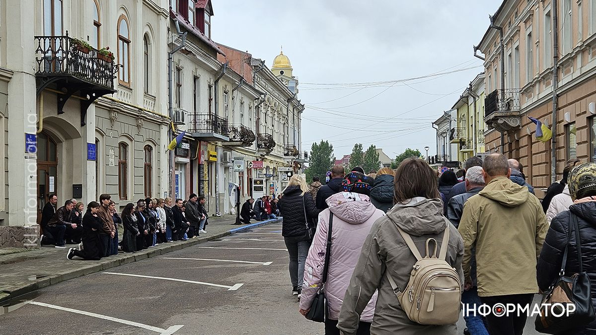 Коломия провела в останню дорогу захисника Миколу Михайлищука 20