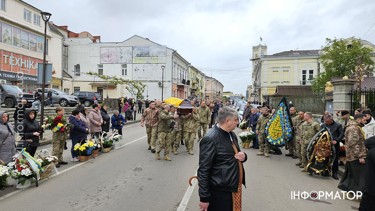 Коломия провела в останню дорогу захисника Миколу Михайлищука 26