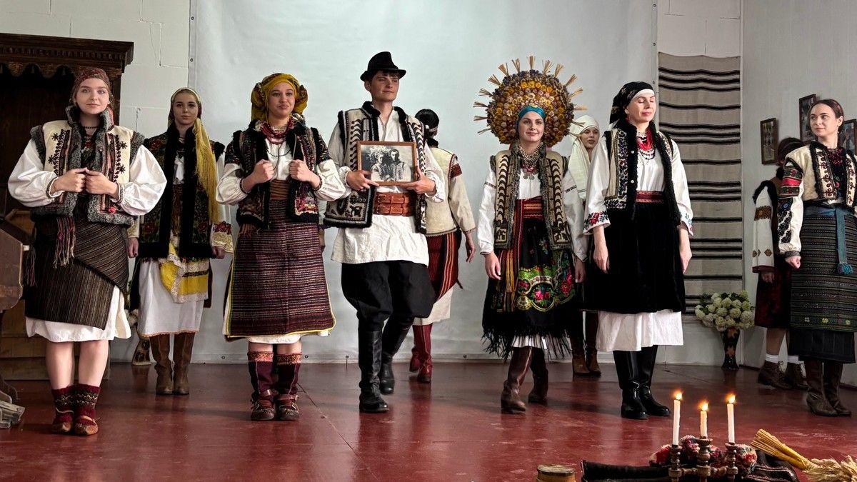 У Печеніжині відбувся показ етнічного одягу 1