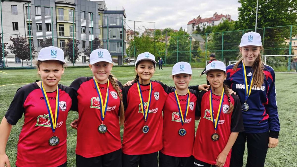 Команда НК “Пробій” стала срібним призером чемпіонату України з футболу серед дівчат WU-12 1