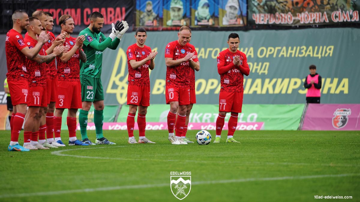 Воїн Микола Соник з 10-ї ОГШБр зробив перший удар на футбольному матчі Премʼєр-ліги України 3