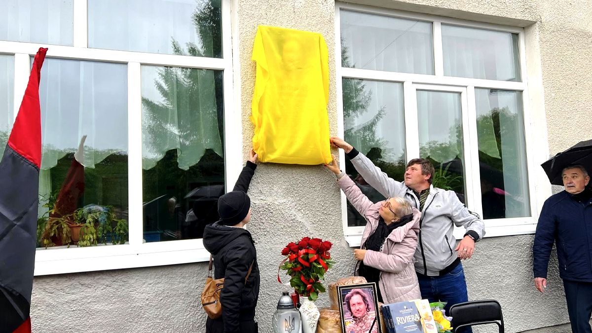 На Городенківщині відкрили меморіальну дошку загиблому захиснику Івану Григор’єву 2