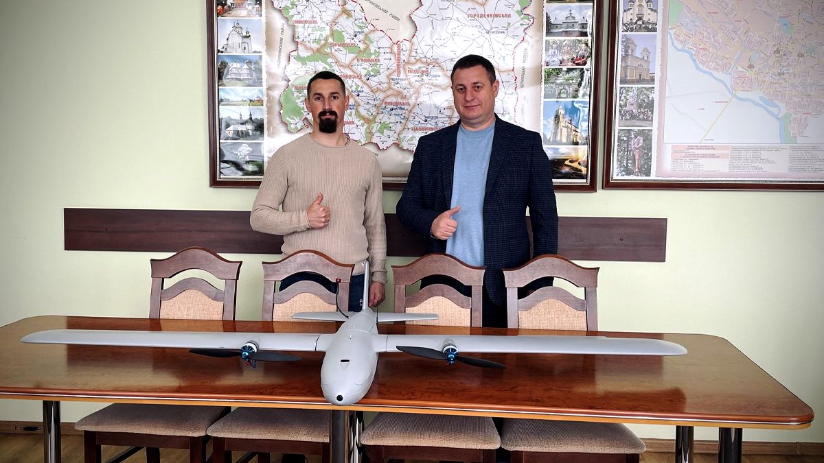 Родина загиблого воїна Володимира Микитюка передала дрон для ЗСУ