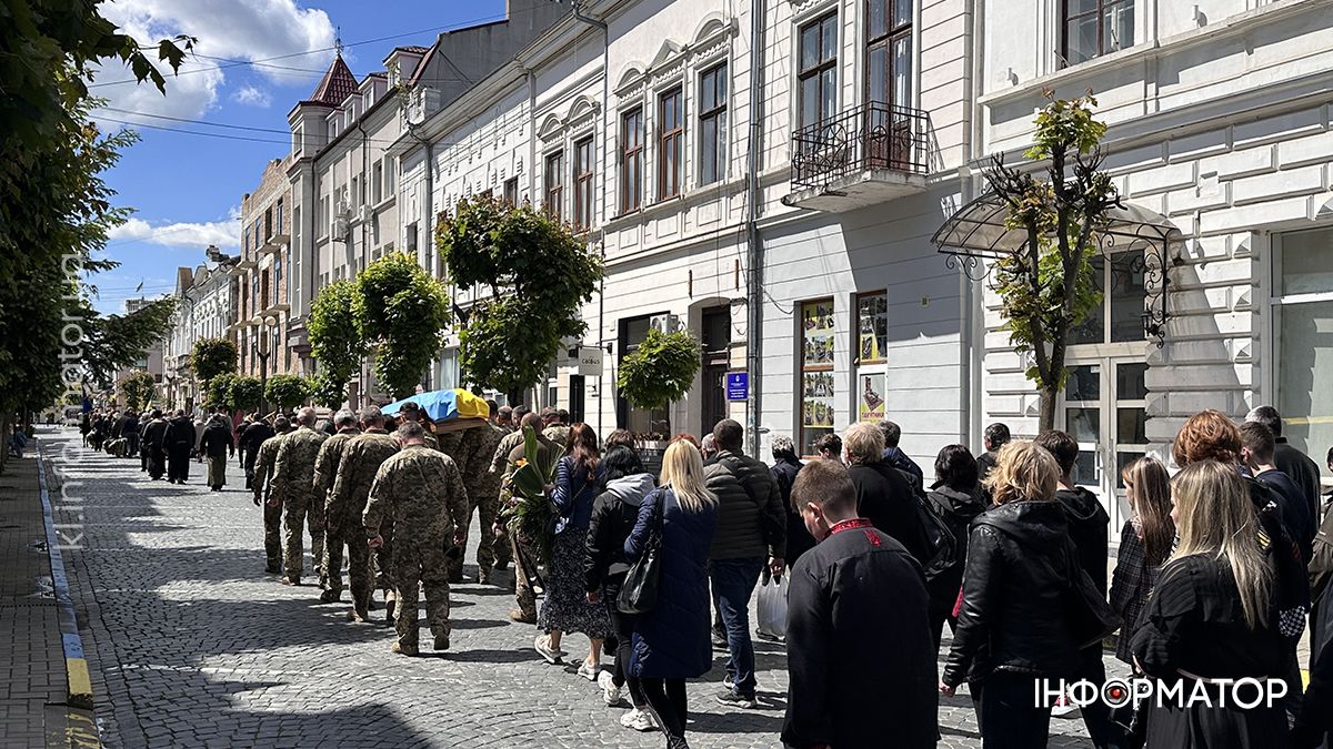 У Коломиї попрощались із загиблим Героєм Володимиром Шевагою 6