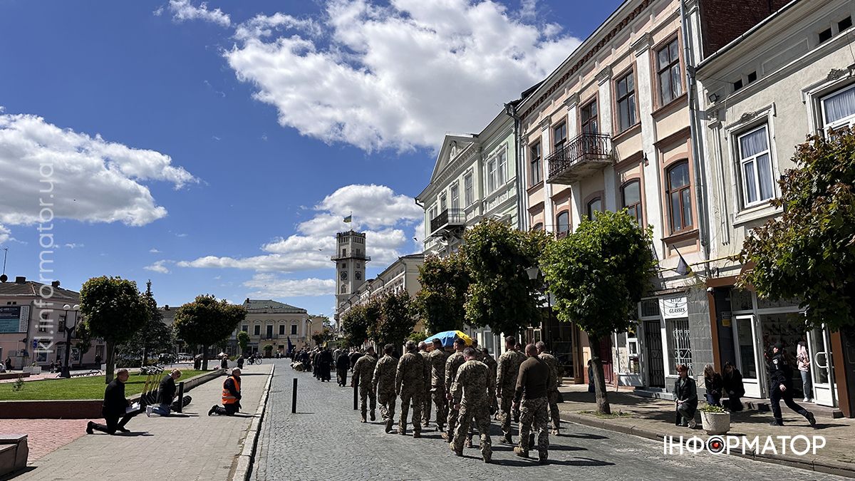 У Коломиї попрощались із загиблим Героєм Володимиром Шевагою 9