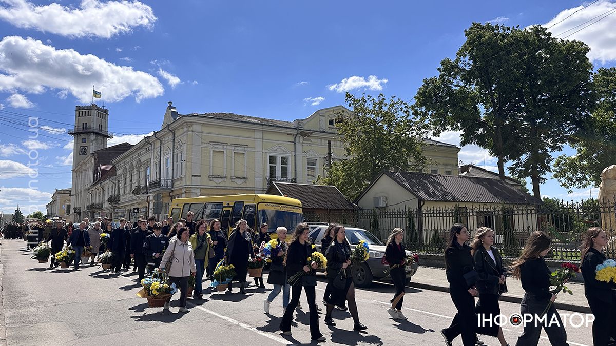 У Коломиї попрощались із загиблим Героєм Володимиром Шевагою 12