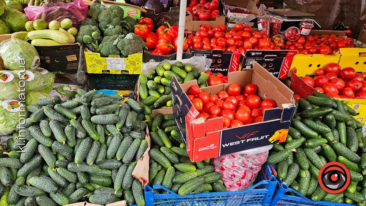 Які ціни на полуницю, овочі й зелень на коломийському базарі 3
