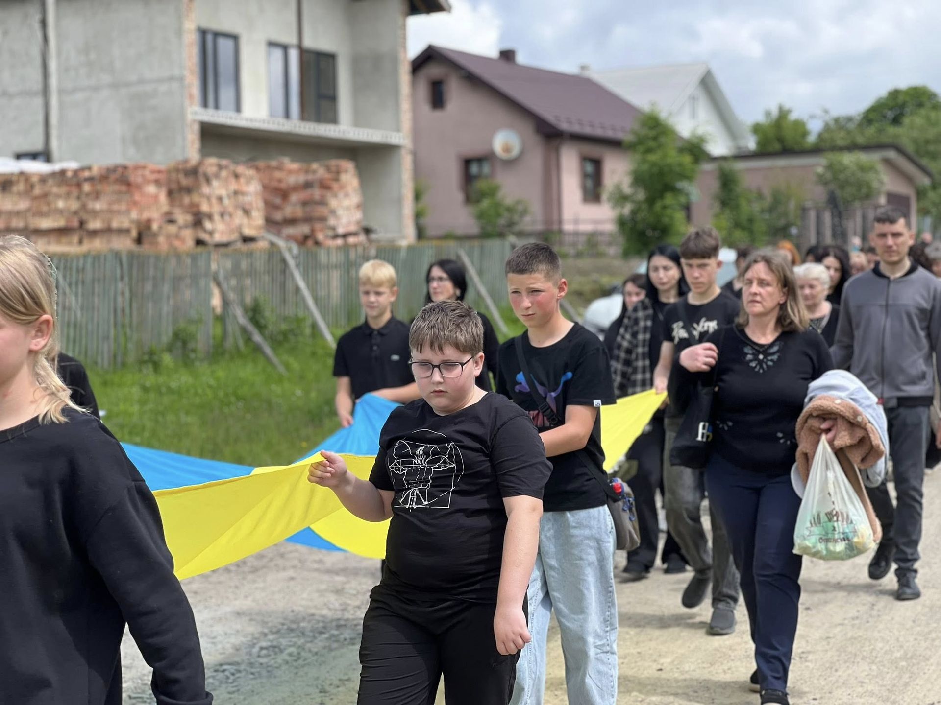 В Отинійській громаді попрощались з полеглим воїном Назаром Малецьким 1