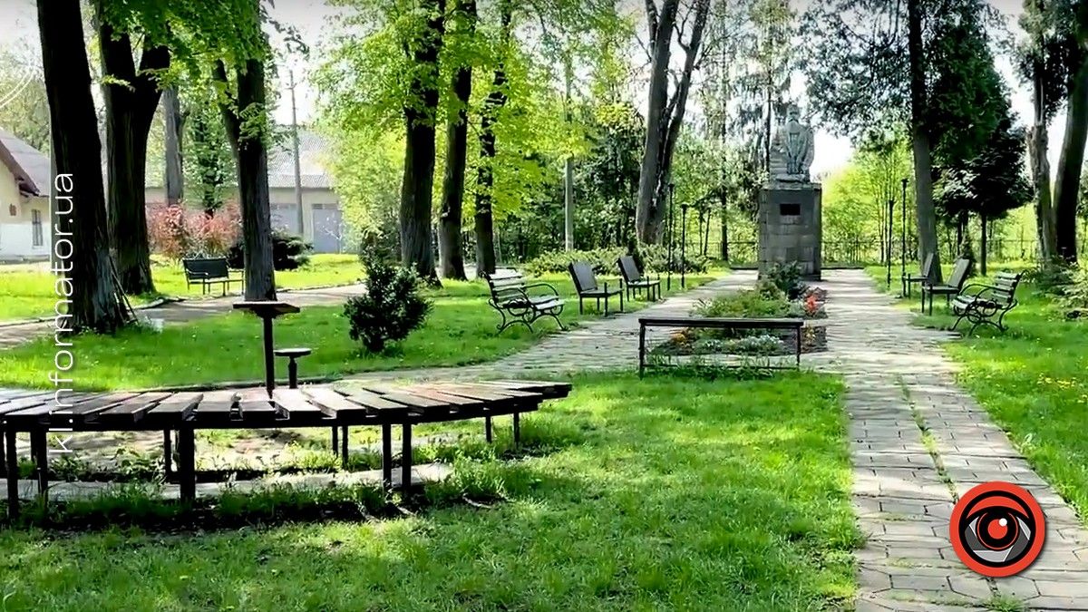 У Коломиї учениця напилась горілки на території школи і потрапила до лікарні