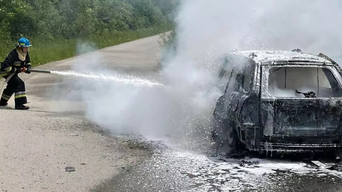 На Надвірнянщині спалахнув автомобіль
