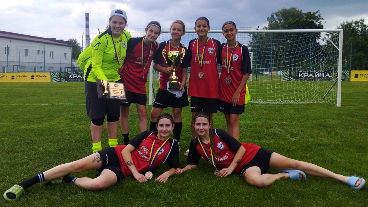 Команда НК «Пробій» стала бронзовим призером чемпіонату України з футболу серед дівчат WU-13 4