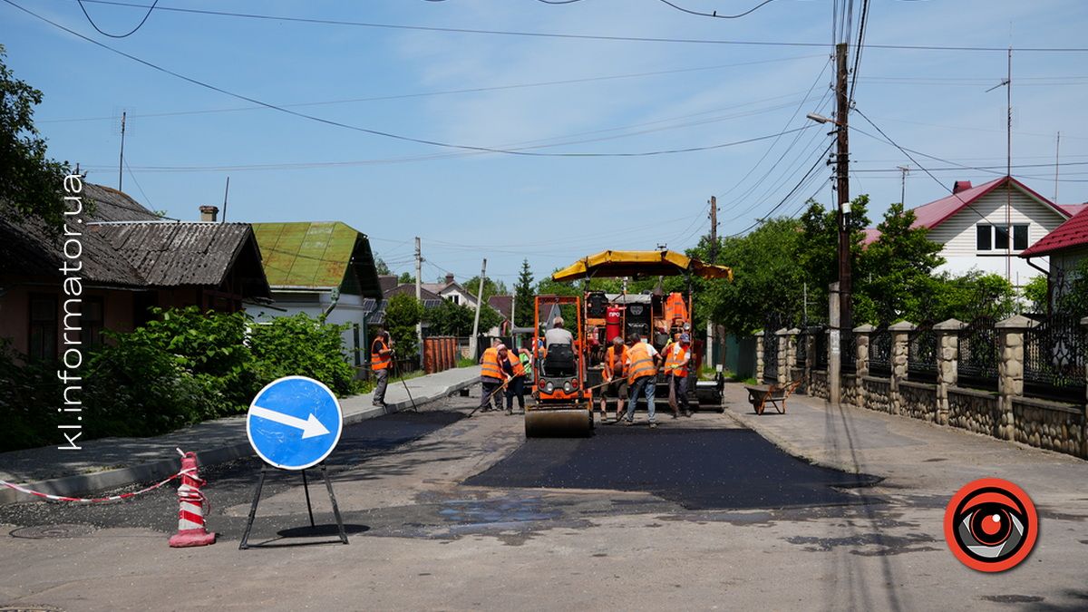 Які вулиці ремонтують комунальники Коломиї 1