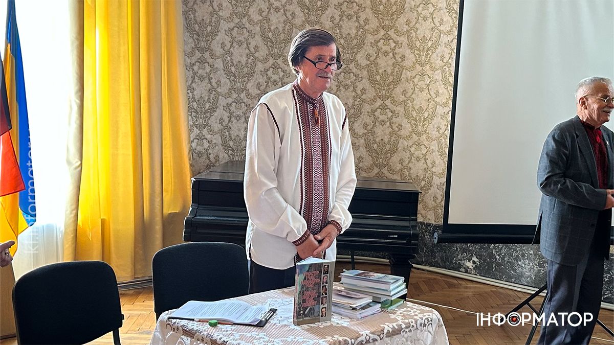 У Коломиї відбулась поетична презентація книги «Простір і час єднають нас» 3