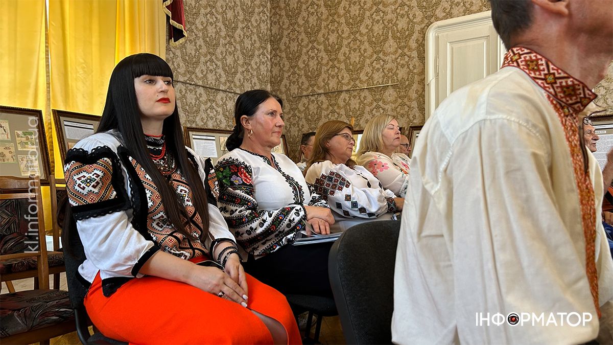 У Коломиї відбулась поетична презентація книги «Простір і час єднають нас» 5