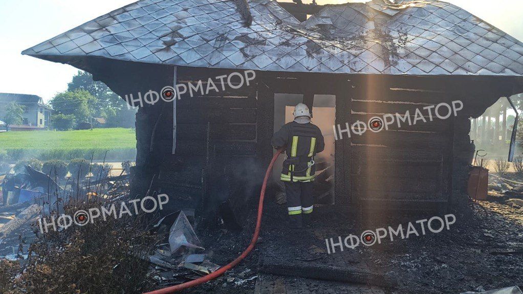 Пожежа охопила дзвіницю на Коломийщині. Фото 3