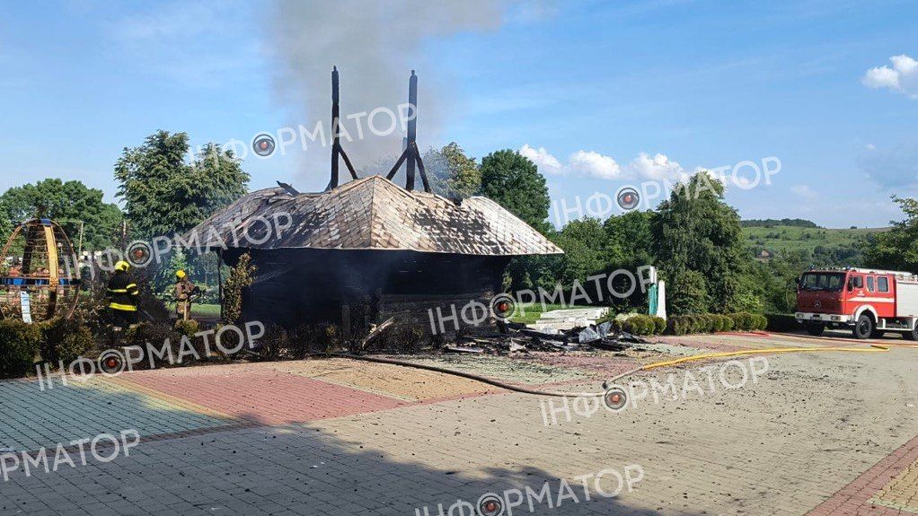 Пожежа охопила дзвіницю на Коломийщині. Фото 2