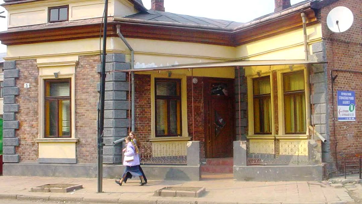 Містичний будинок в середмісті Коломиї: майстерні, 