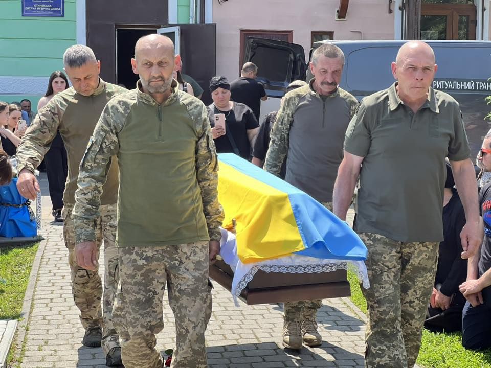 На Коломийщині "на щиті" зустріли полеглого Героя Йосипа Грицака 1
