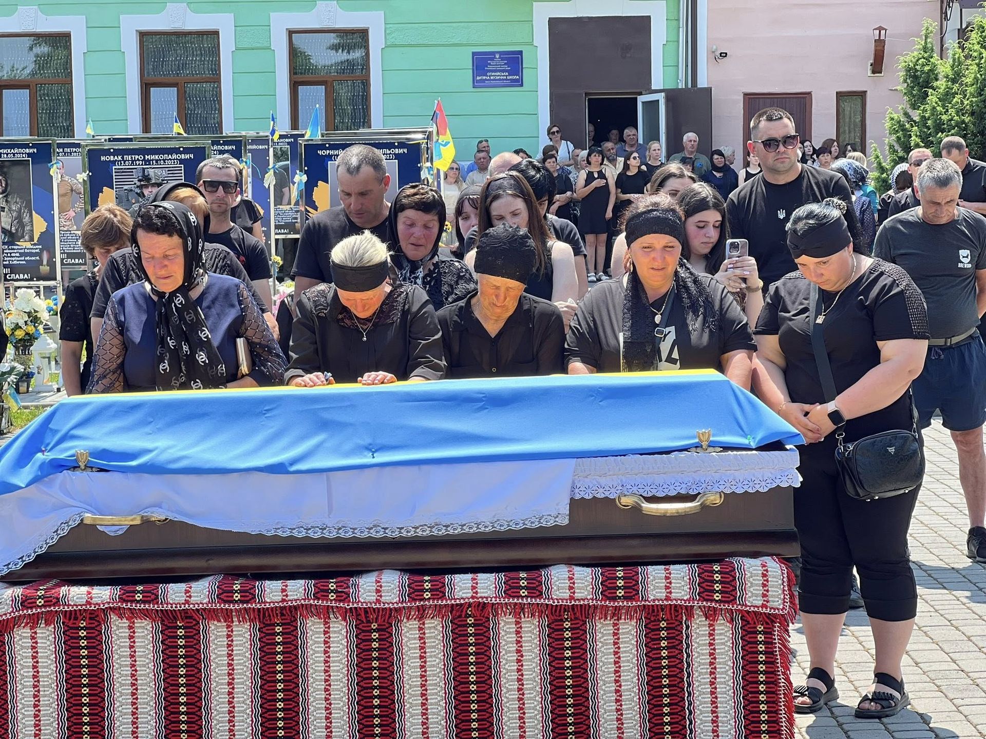 На Коломийщині "на щиті" зустріли полеглого Героя Йосипа Грицака 3