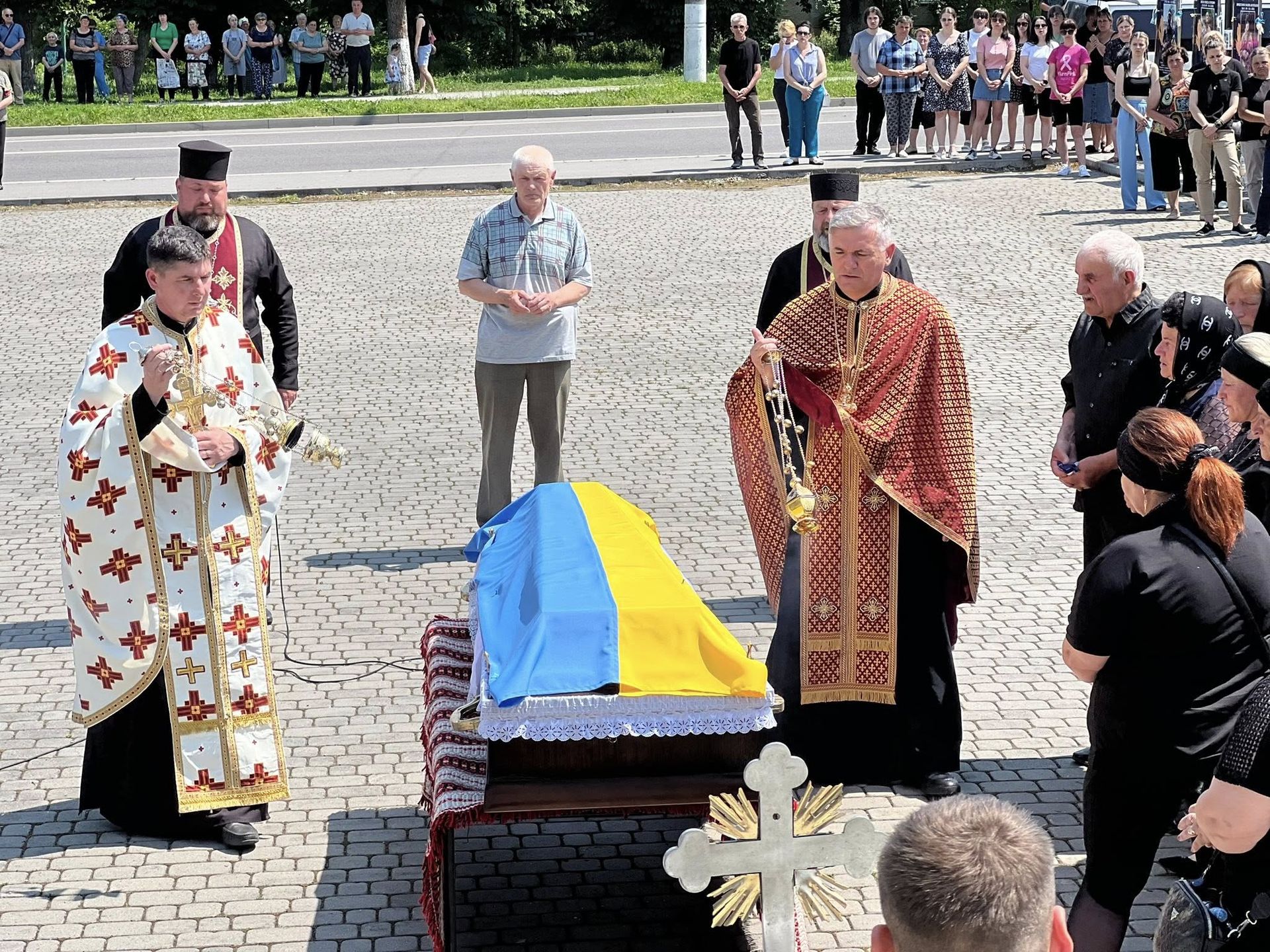 На Коломийщині "на щиті" зустріли полеглого Героя Йосипа Грицака 5