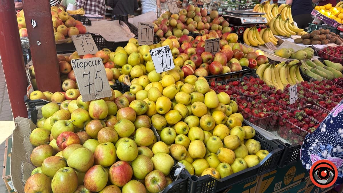 Захмарні ціни на сезонні фрукти: скільки у Коломиї коштують абрикоси, персики та черешні 4