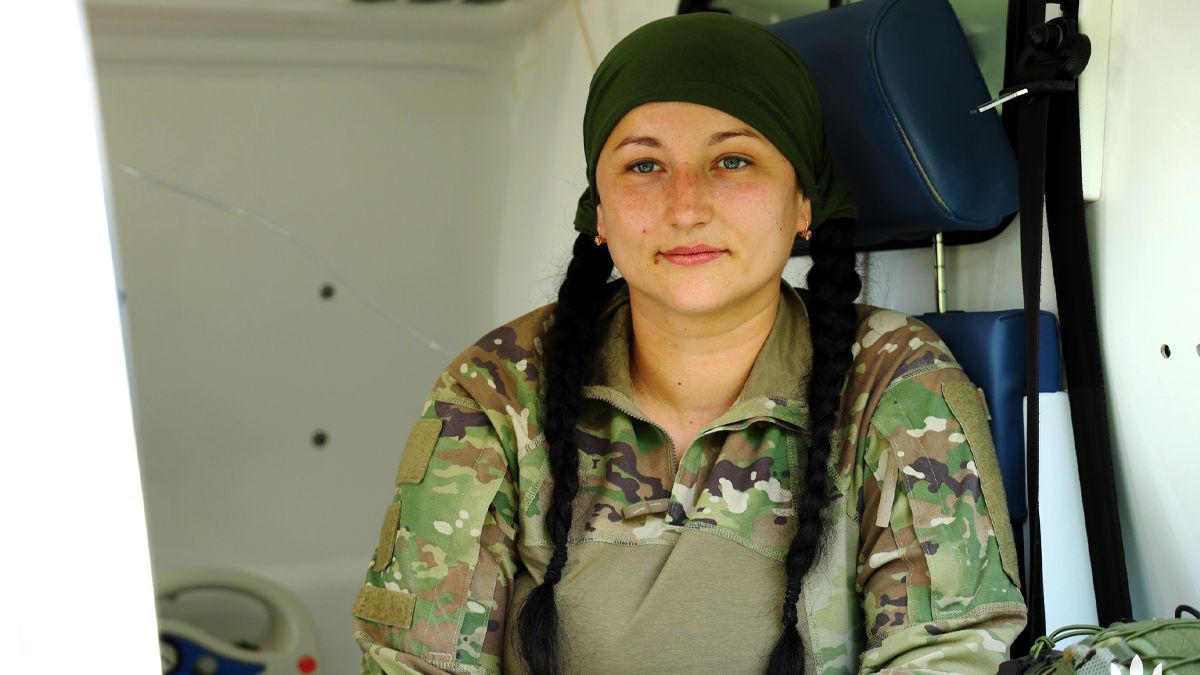 Закрила бізнес й вирішила йти в ЗСУ: історія бойової медикині Юлії Таринської з Косова