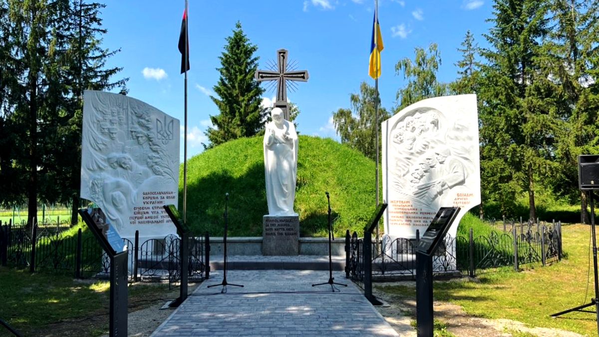Оновлений меморіал Борцям за волю України відкрили у Воскресінцях