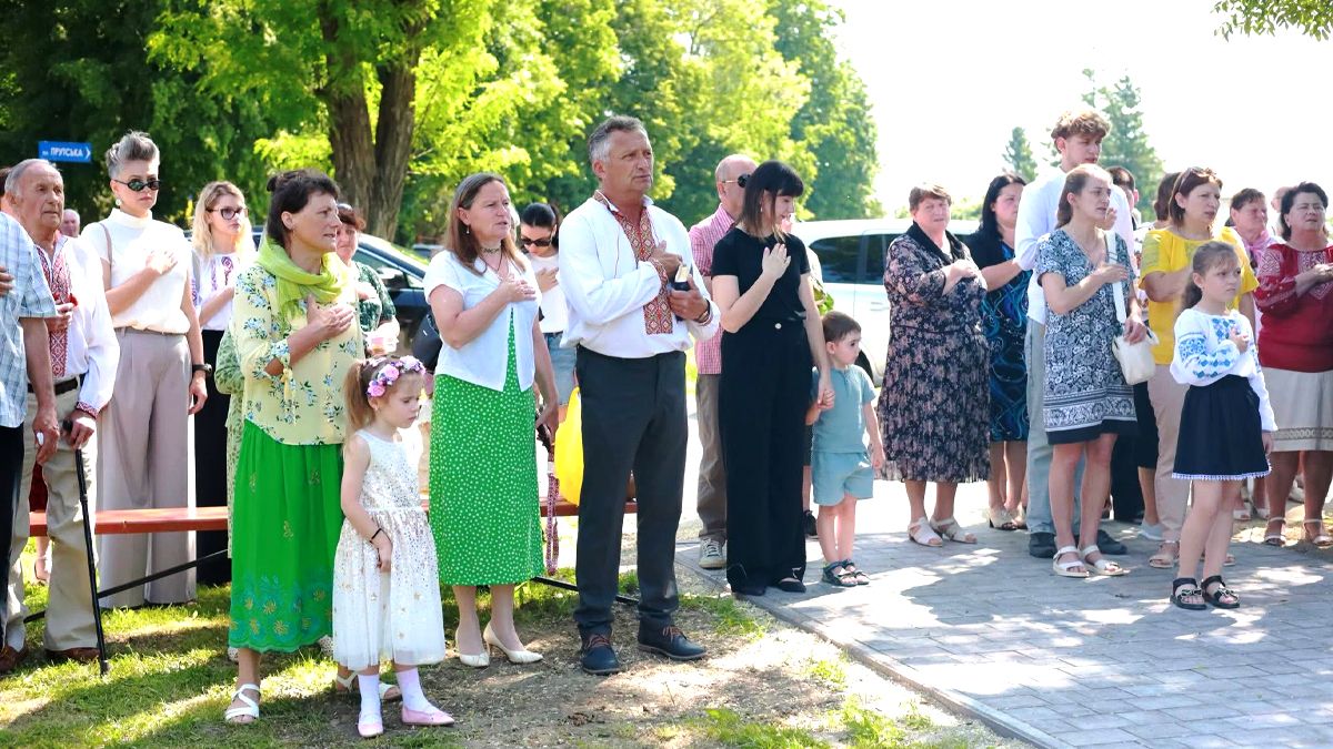 Оновлений меморіал Борцям за волю України відкрили у Воскресінцях 4