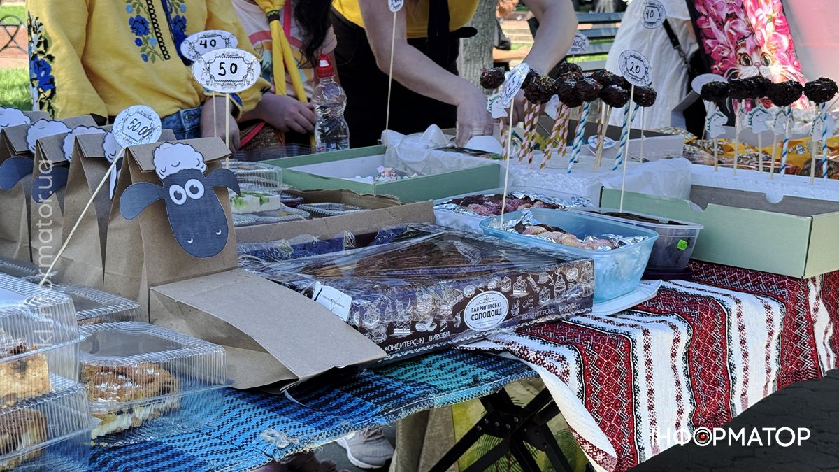 Коломийські пластуни зібрали понад 20 тис грн для потреб ЗСУ на благодійному ярмарку 2